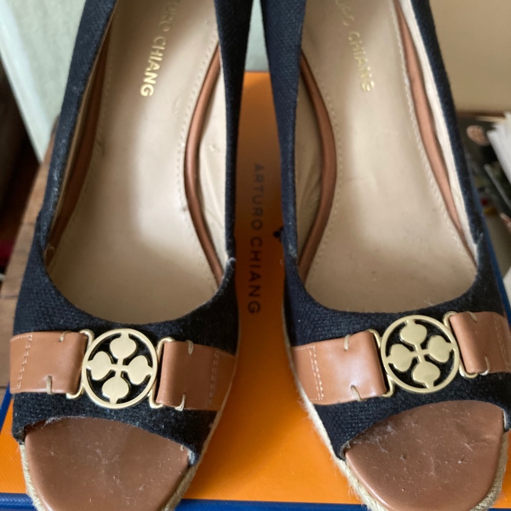 Arturo Chiang Black peep toe  with cork heel Sz 10